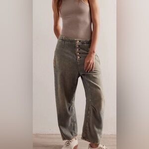 We The Free Osaka Mid Rise Barrel Jeans Size 25